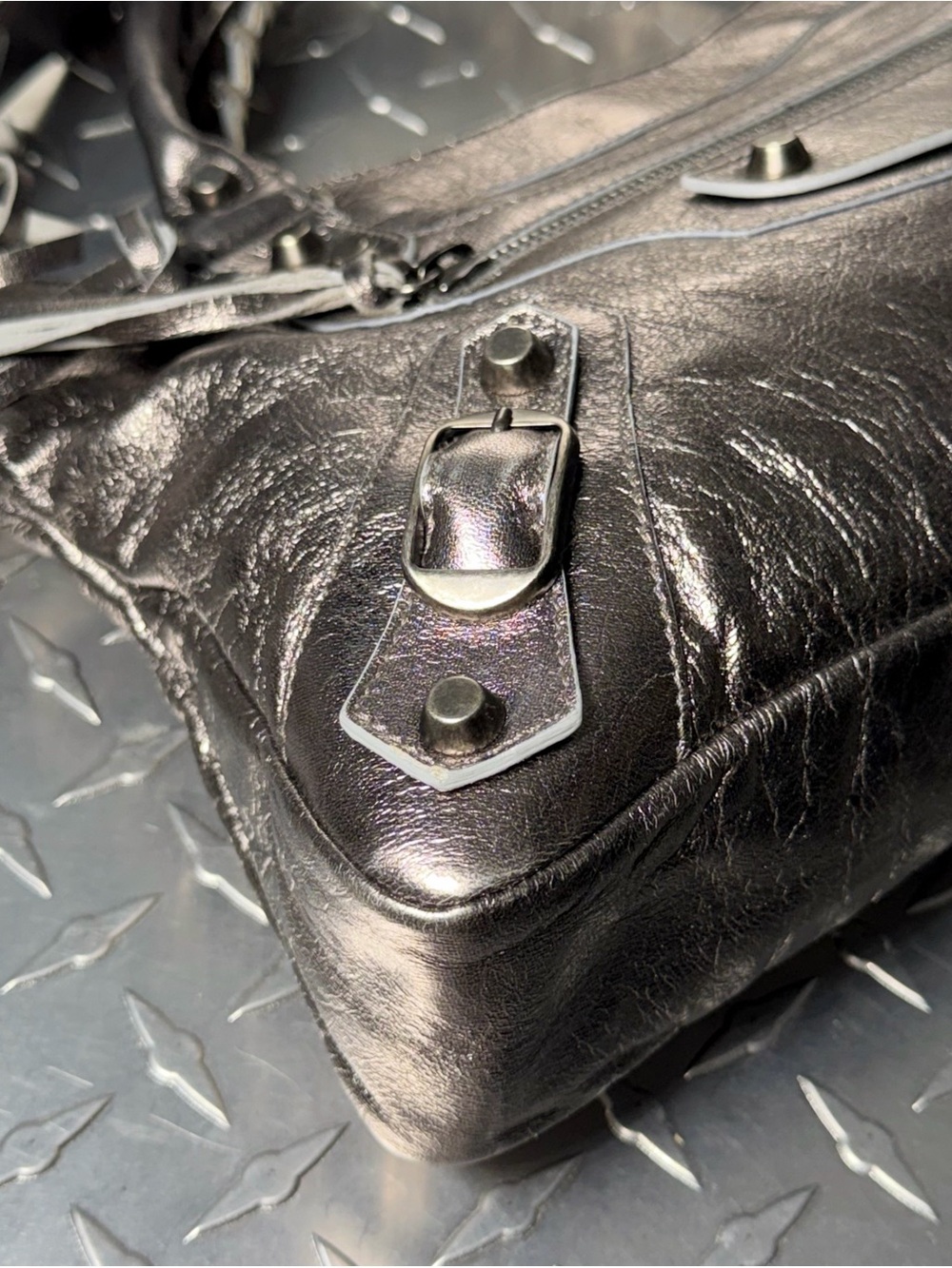 Balenciaga Pewter Metallic Leather First City Moto Bag in Grey - Picture 4 of 12